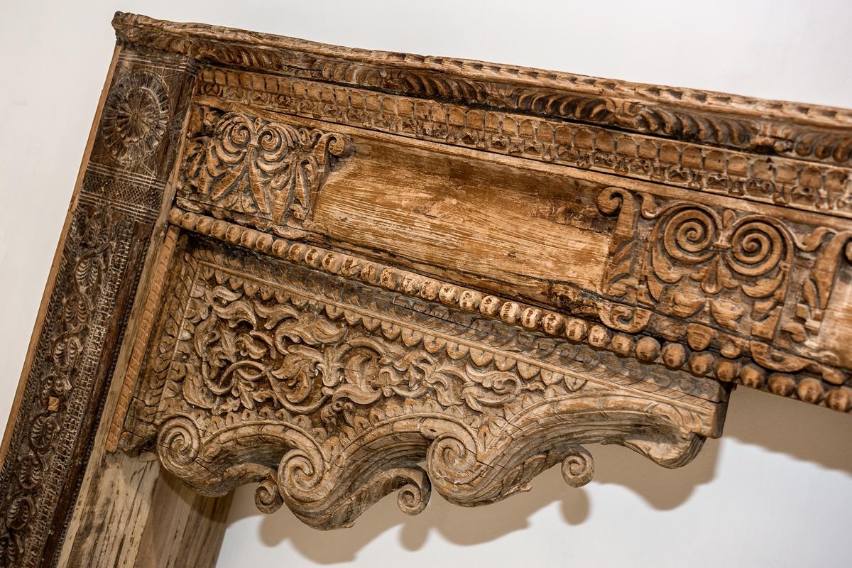 Unieke console met houtsnijwerk - VERKOCHT