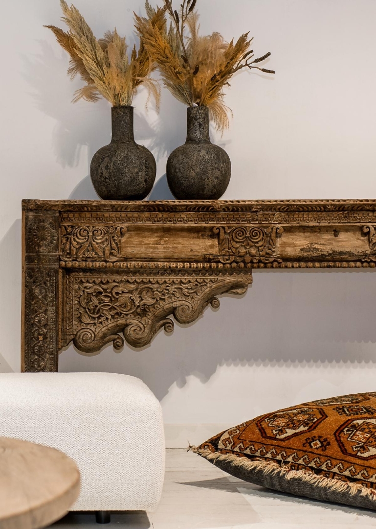 Unieke console met houtsnijwerk - VERKOCHT
